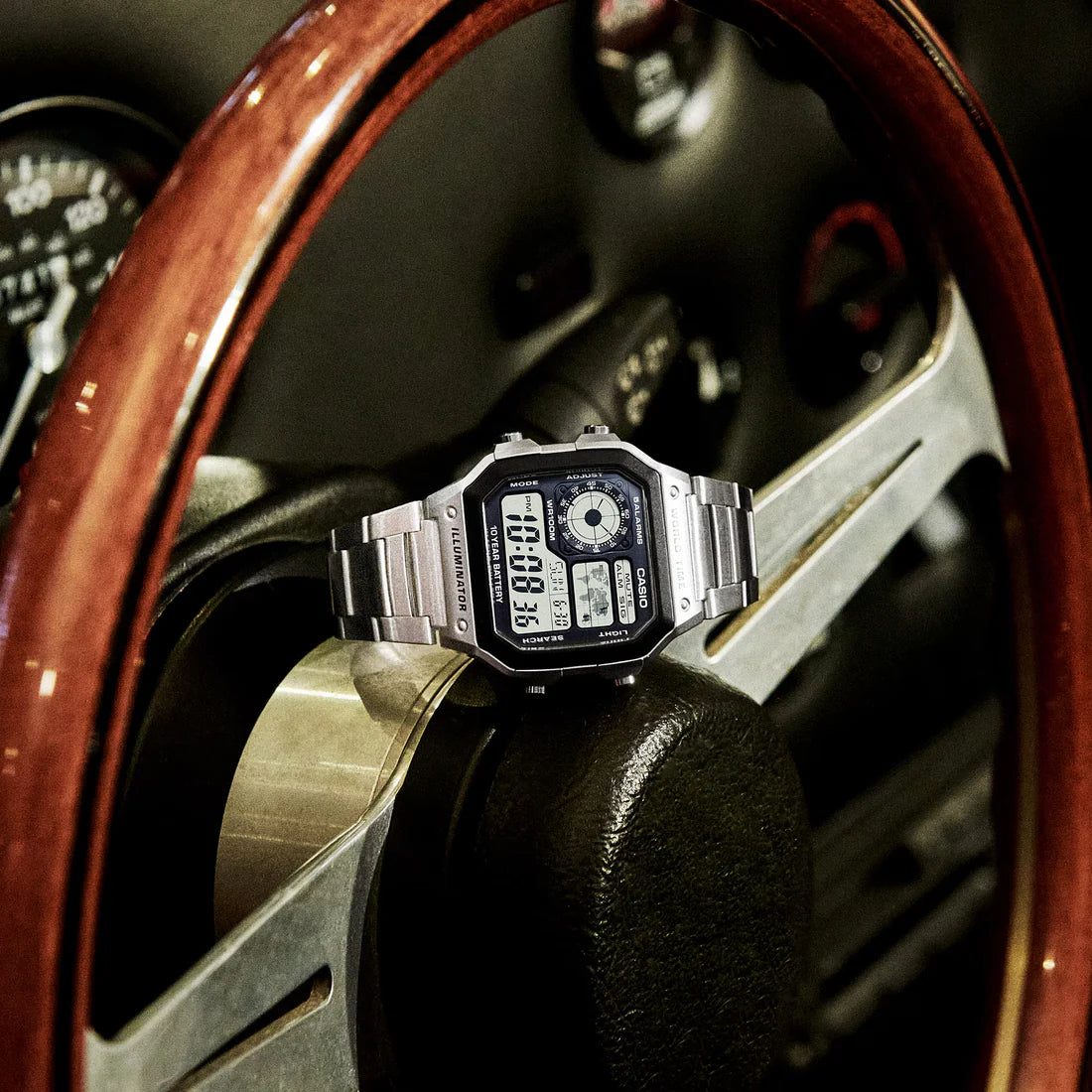 New 1200WHD-1AV Metal Wrist Watch